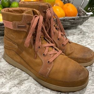 Chacos waterproof hiking boots